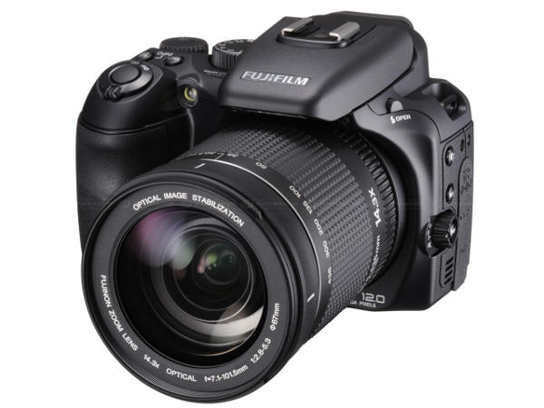 Fujifilm presenta la super-zoom FinePix S200EXR