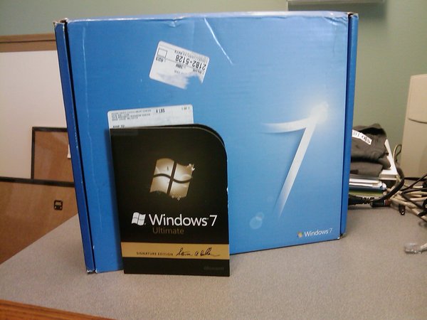 Ecco il pacco spedito da Microsoft per Party lancio Windows 7