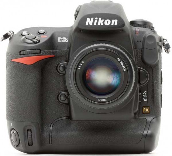 Nikon D3s front