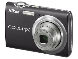 Recensione Nikon CoolPix S200