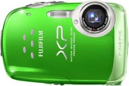 Fujifilm presenta la sua prima fotocamera robusta: FinePix XP10