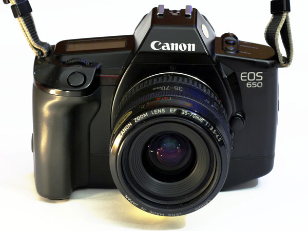 Canon celebra 40 milioni di fotocamere reflex EOS prodotte